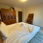 Admiral Plaza A1 Sunny Apartment *