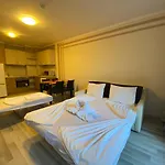 Admiral Plaza A1 Sunny Apartment *