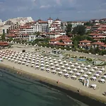 Admiral Plaza A1 Sunny 公寓 阳光海滩